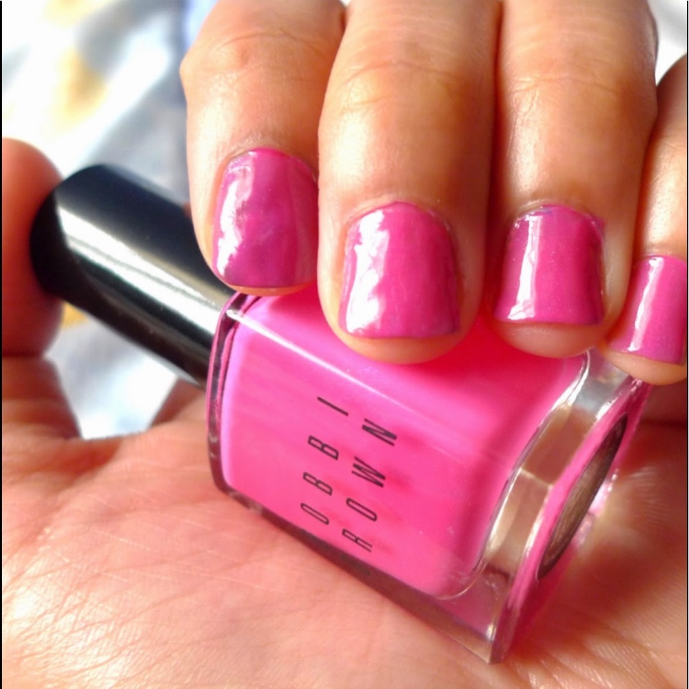 NWB BOBBI BROWN PINK VALENTINE 💅 NAIL POLISH !!